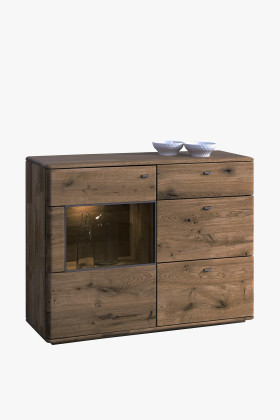 Alacsony tölgyfa komód üvegfallal, égetett tölgy színű, 1168 mm széles